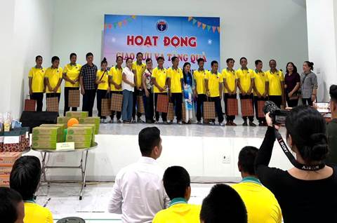 Hoạt động giao lưu, tặng quà nhân Ngày Người khuyết tật Việt Nam (18/4) năm 2026 tại Trung tâm Công tác xã hội tỉnh Quảng Ngãi